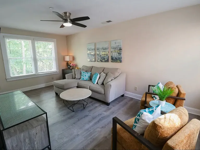 516 N Broadway #202 — Photo 11