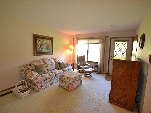 3rd image of 4280 Parkview Ct #4280