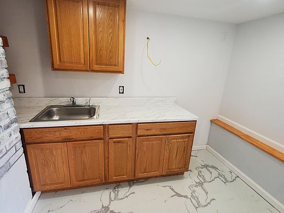 5th image of 685 Saint Anns Ave