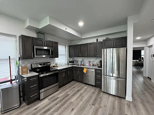 Rented by Luxian International Realty LLC | media 3