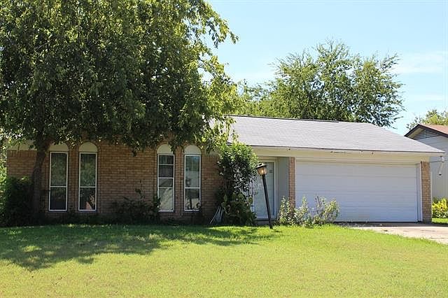1st image of 1605 Waggoner Dr