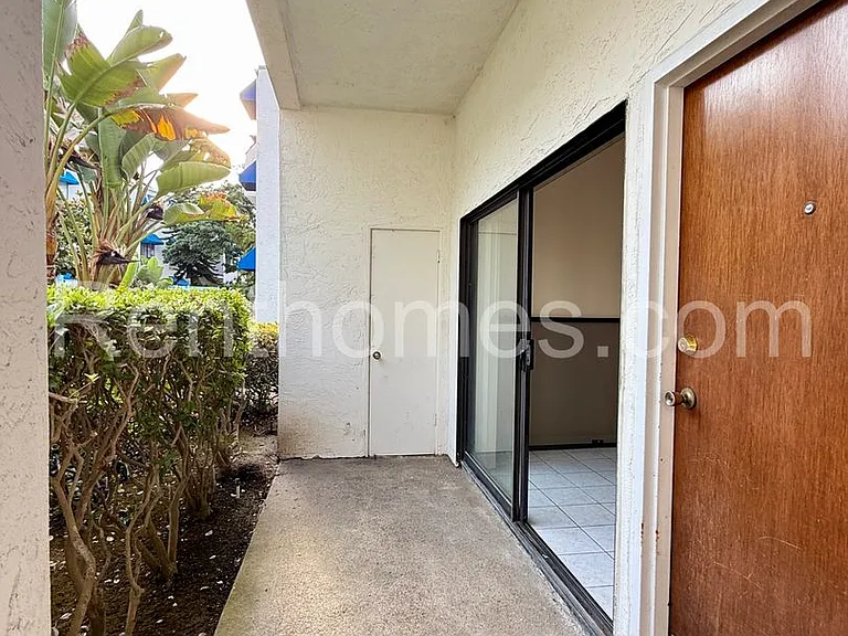 8320 Regents Rd #1H — Photo 20