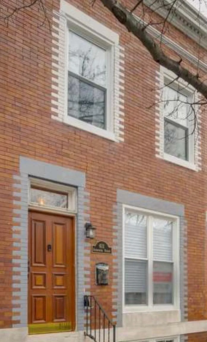 611 N Ashburton St — Photo 1