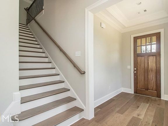 5th image of 4180 Avid Park NE