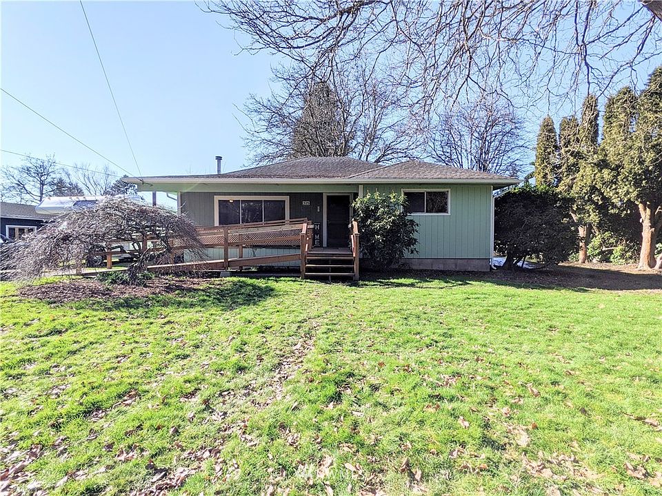 1/4 acre lot in the heart of Skagit Valley. Wheelchair accesible entry but can be removed easily.