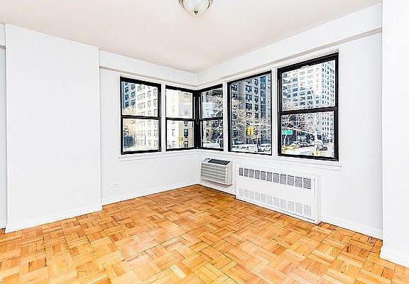 5th image of 200 E 15th St APT 2H