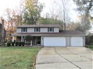 27901 N Park Dr, North Olmsted, OH 44070