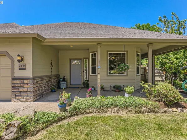 719 N Main St, Newberg, OR 97132