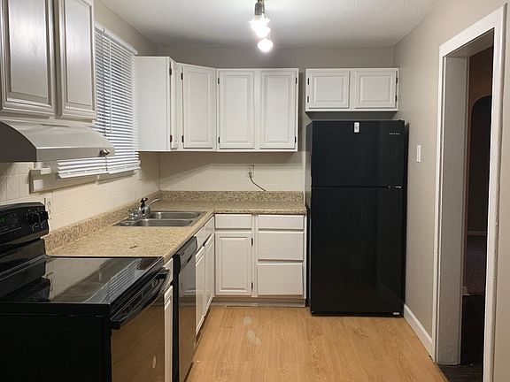 3rd image of 324 Burns Blvd