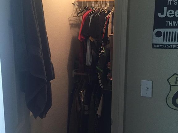 4th image of 209 S Woodsprings Dr