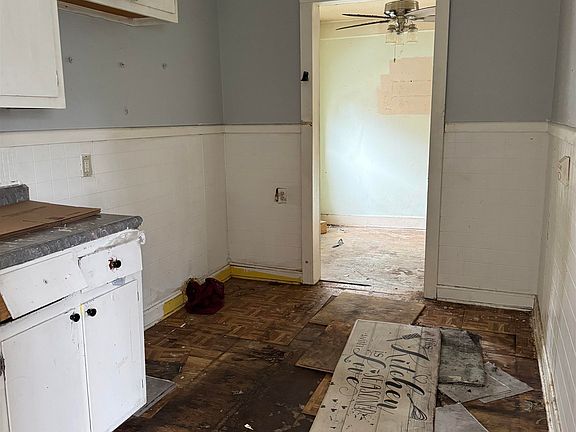 4th image of 1464 Joanne St