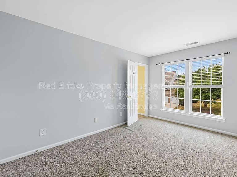 9425 Shumacher Ave NW — Photo 25
