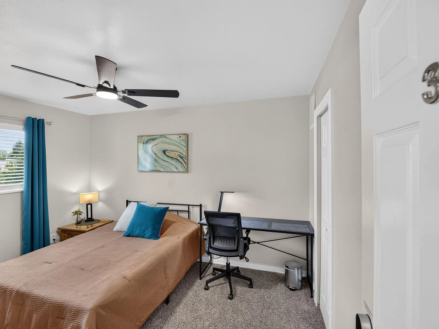 4 bed, 2.0 bath, 1636 sqft, $910 — Photo 4