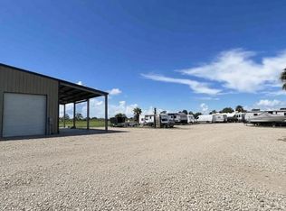 1021 N Tinkle Ln, Crystal Beach, TX 77650