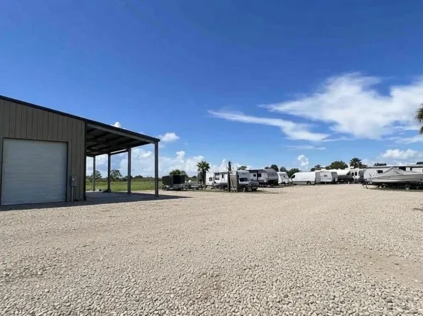 1021 N Tinkle Ln, Crystal Beach, TX 77650