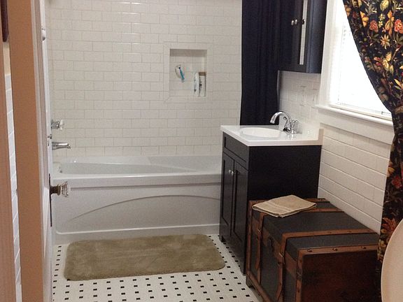 5th image of 201 E 14th St