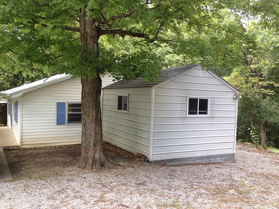 1st image of 885 Cumberland Dr