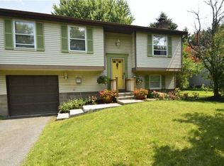 3248 Dayspring Rdg, Walworth, NY 14568