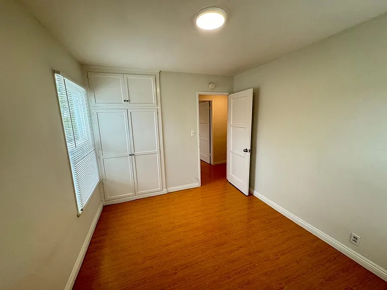 835 Bay St #1 — Photo 20