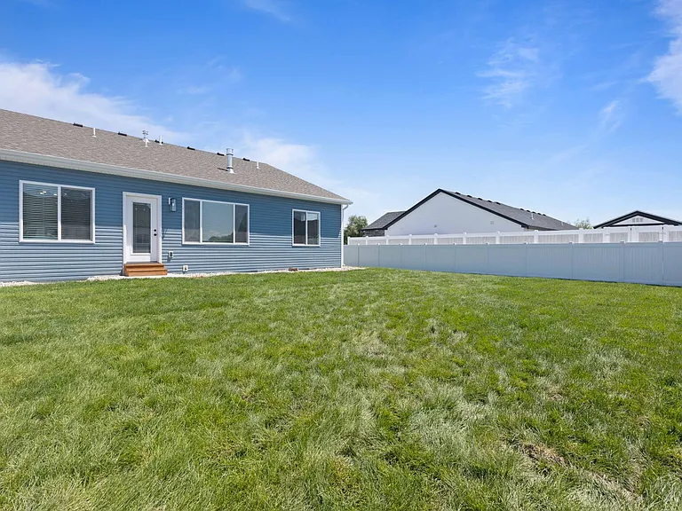 656 Jeanine Dr — Photo 72