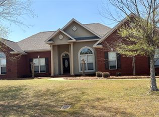 299 Sunnybrook Dr, Deatsville, AL 36022
