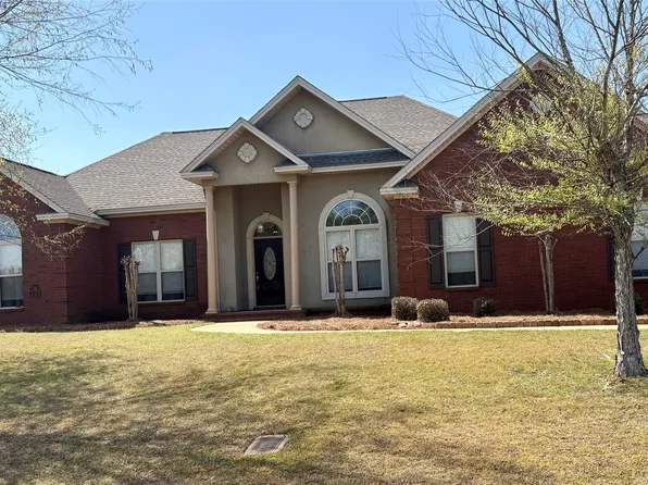 299 Sunnybrook Dr, Deatsville, AL 36022