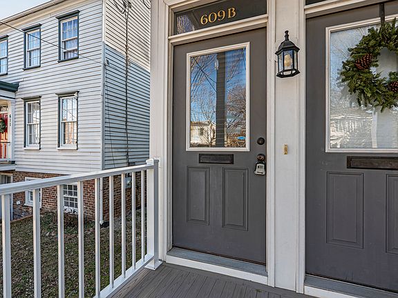 4th image of 609 N 22nd St APT B