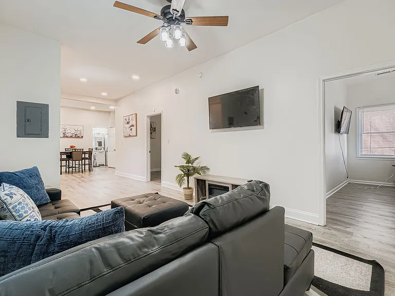 62 Weyman Ave SW — Photo 10