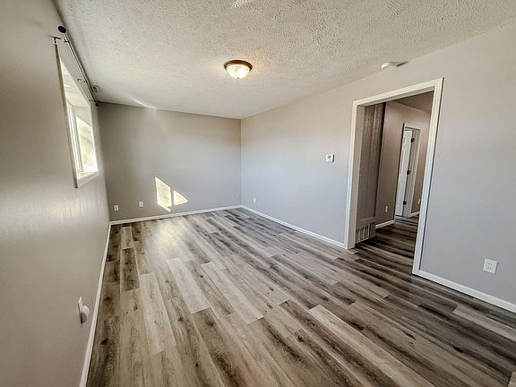 3rd image of 517 S Clark St #519