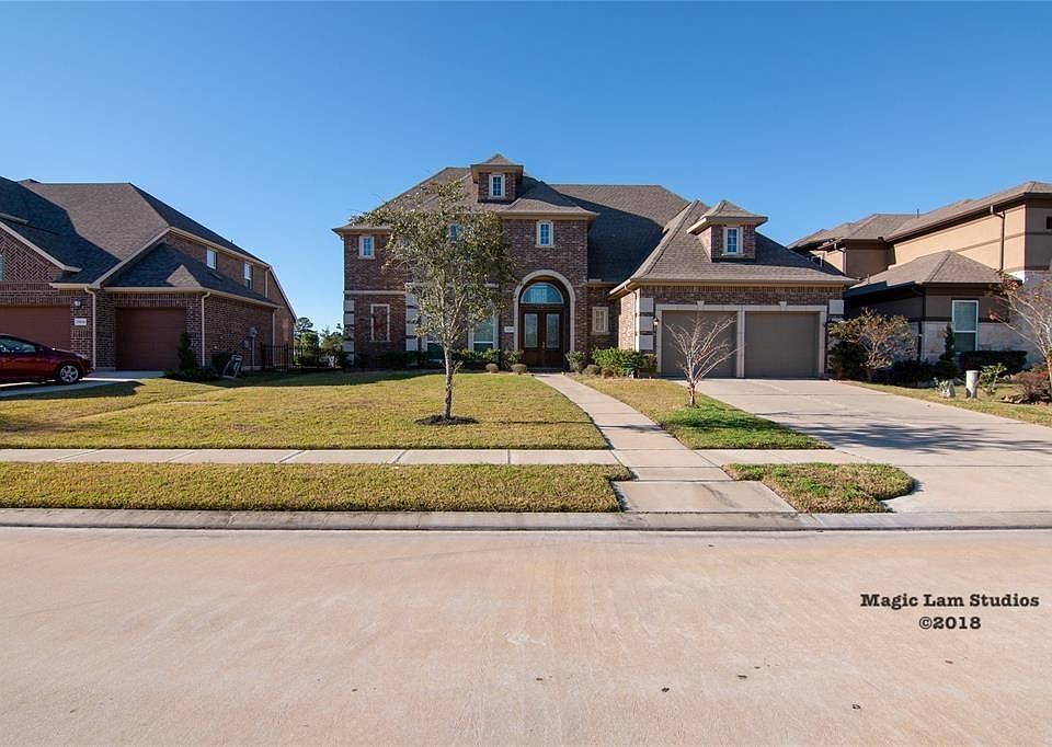 1st image of 25810 Oakwood Knoll Dr