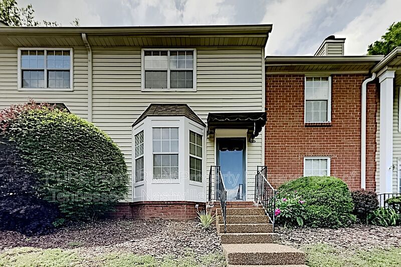 1st image of 120 Spring Place Dr