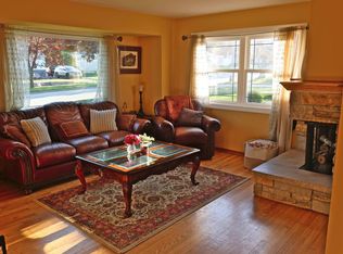 1627 Birch DRIVE, Waukesha, WI 53188