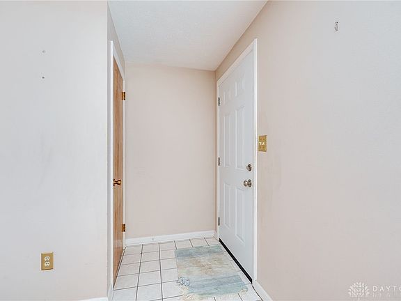 5th image of 709 Rockhill Ave