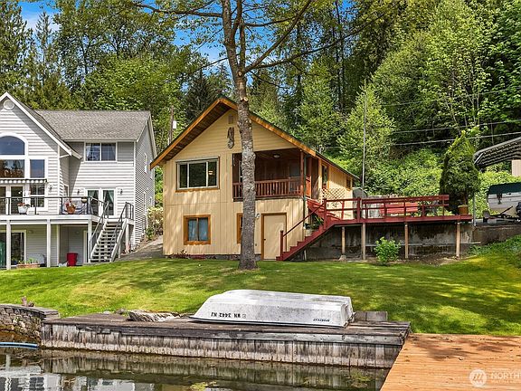 3rd image of 422 239th Avenue NE