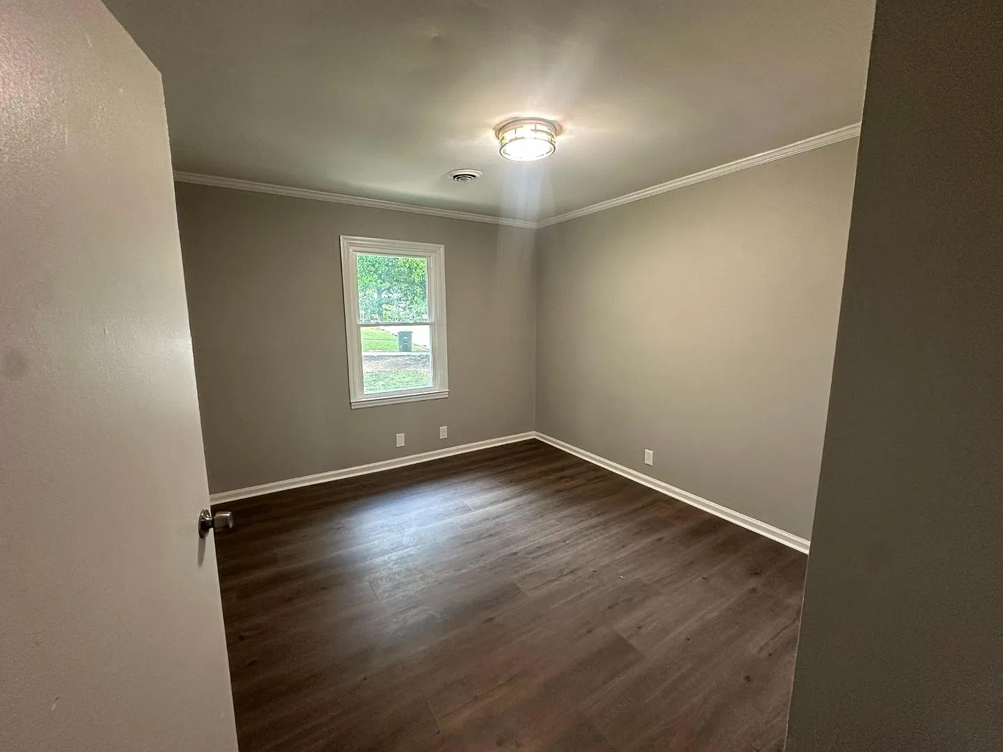 612 W College St - Unit 1 — Photo 1