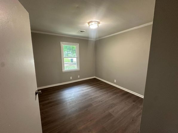 612 W College St APT 1