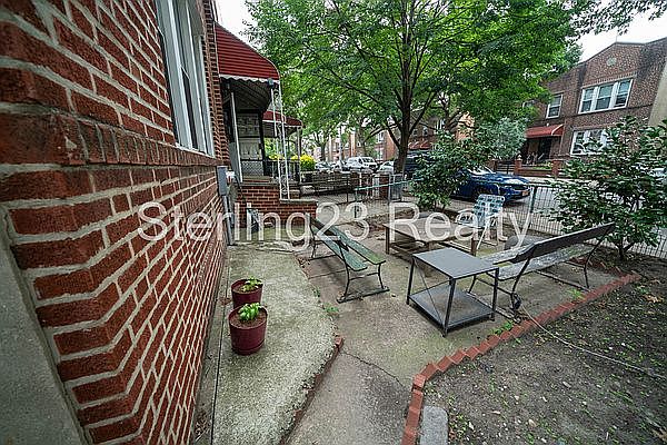 1st image of 24-60 Crescent St #1