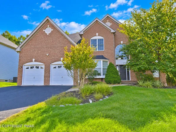 3257 Doral Ct, East Stroudsburg, PA 18302