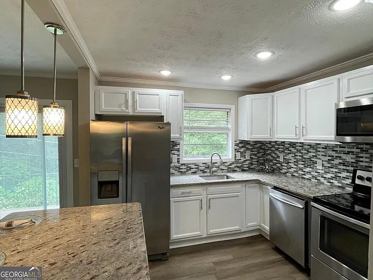 3191 Abbeywood Dr — Photo 2