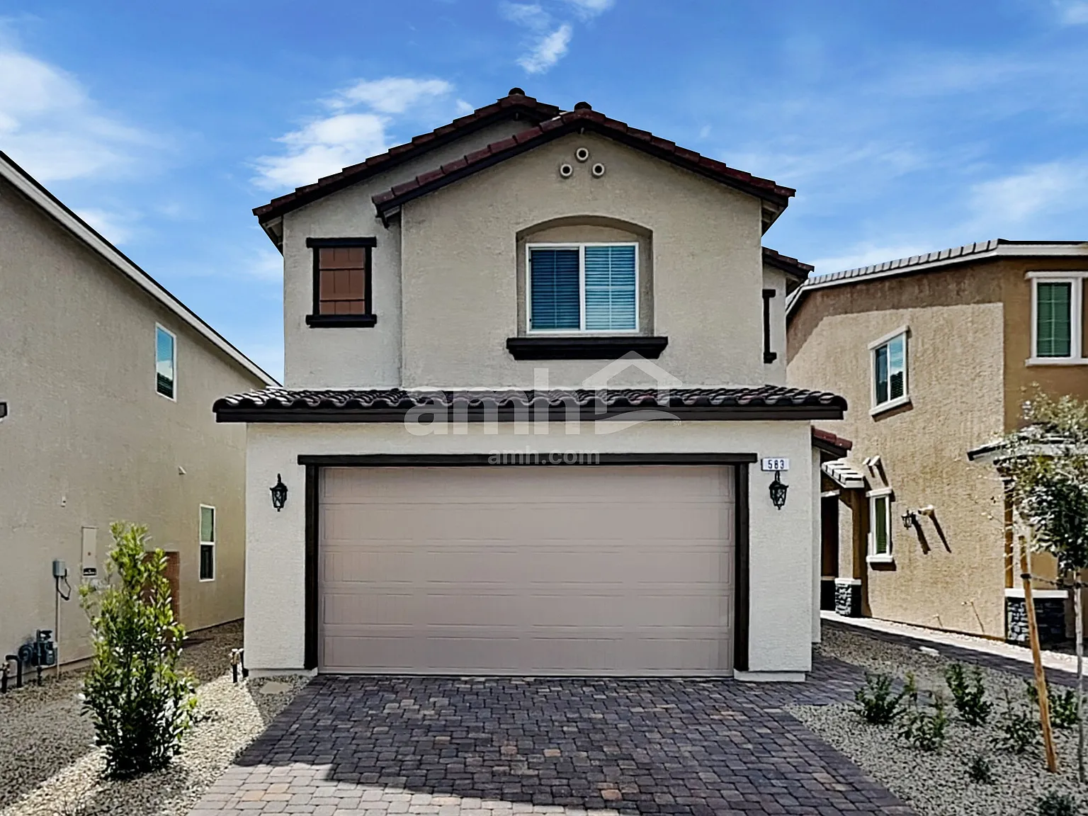 3 bed, 2.5 bath, 2086 sqft, $2,420 — Photo 1