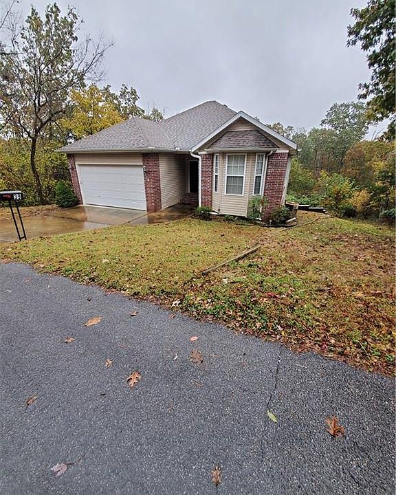 1st image of 39 Dunsford Dr
