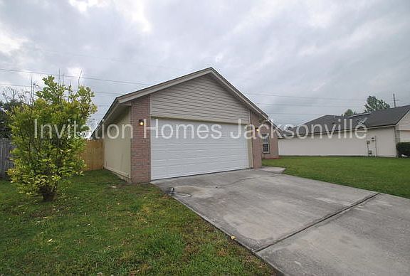 2nd image of 423 Charles Pinckney St