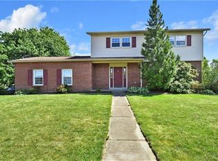 1156 Lynnhurst Cir, Bethlehem, PA 18017
