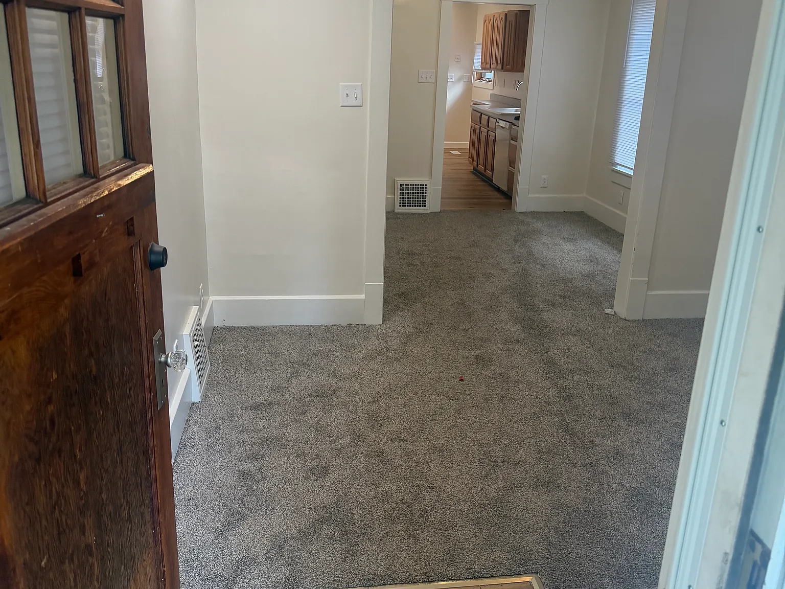3 bed, 1140 sqft, $1,400 — Photo 3