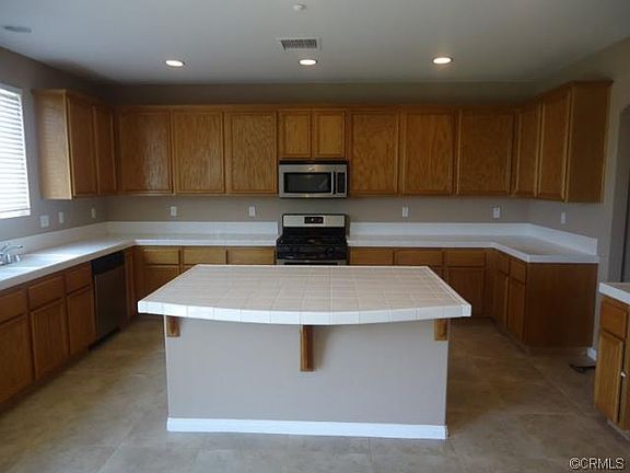 4th image of 16467 Pine Wood St