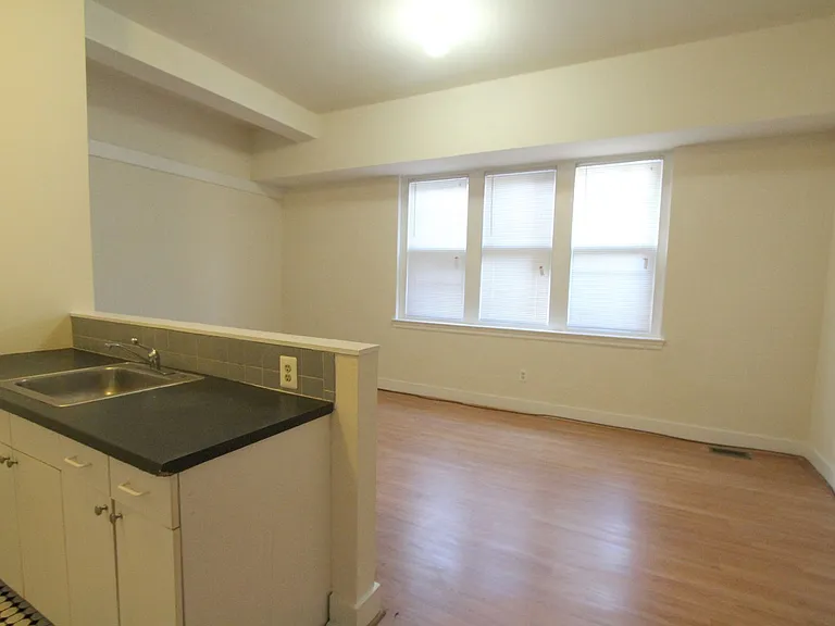 100 E Price St — Photo 18