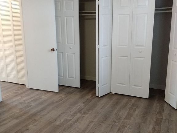 5th image of 528 Baker St APT 101