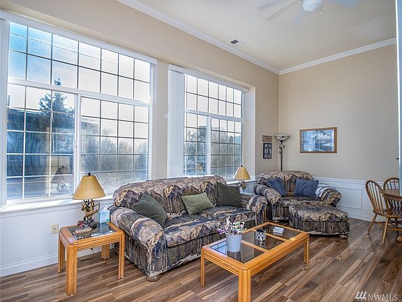 Big windows in the bedroom & living space for warm natural light.