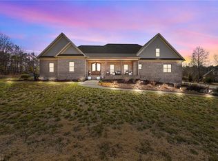 6709 Garden Valley Ct, Pleasant Garden, NC 27313