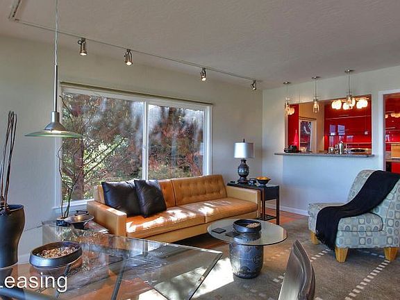 5th image of 1398 Noe St APT 3